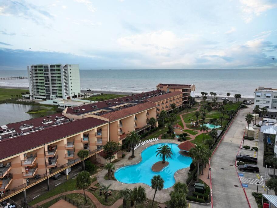 Baca Beach Escape I - 3 Pools - Pet Friendly 갤버스턴 외부 사진