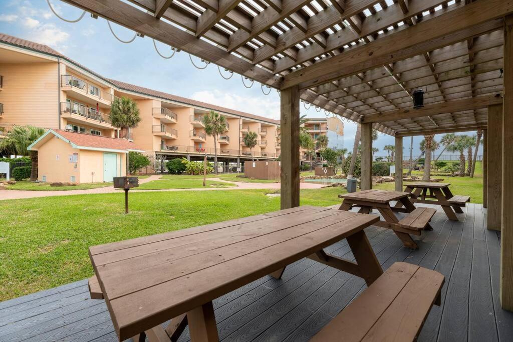Baca Beach Escape I - 3 Pools - Pet Friendly 갤버스턴 외부 사진