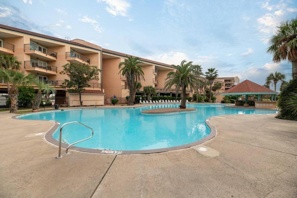 Baca Beach Escape I - 3 Pools - Pet Friendly 갤버스턴 외부 사진